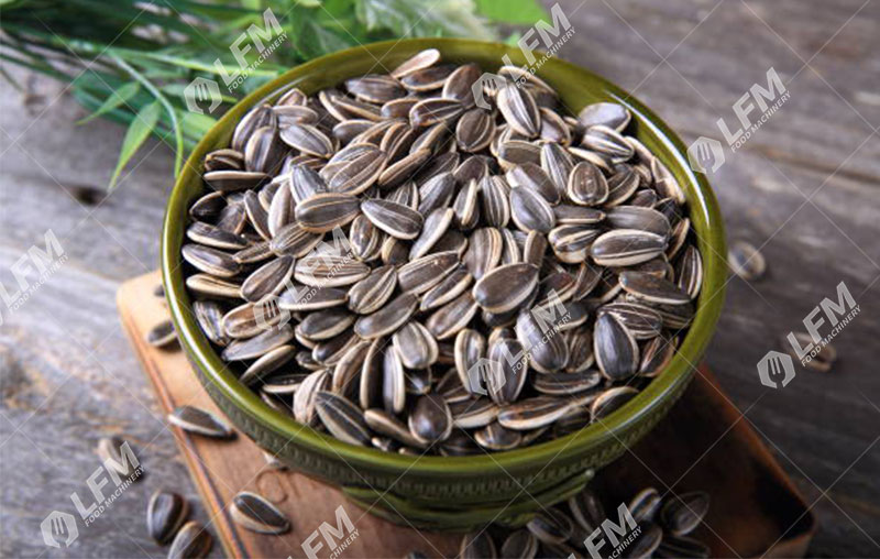 بذور البطيخ المحمصة.jpg