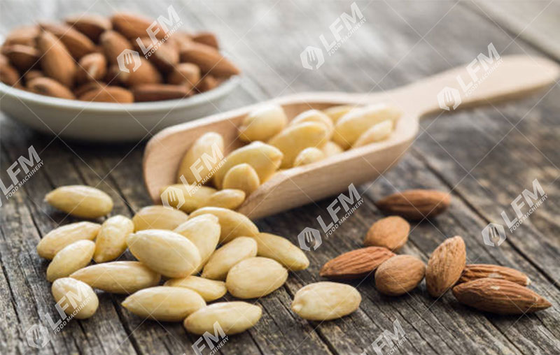 كيفية كسر اللوز وقشره بسرعة.jpg